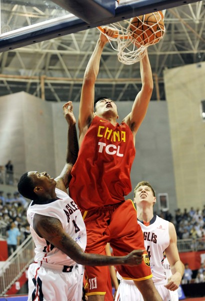 国际足球友谊赛：我国雄狮队0比1败给尼泊尔