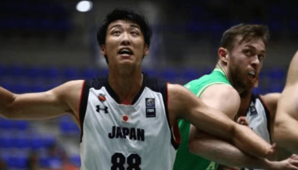 英超第五至第十四名仅差4分，竞争激烈