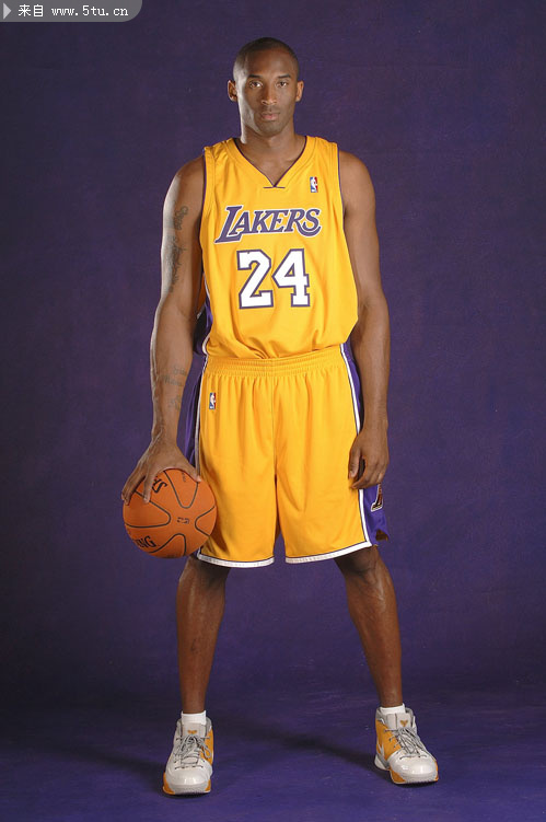 曾是首位男子体操世界冠军，退役后移居美国，如今却被美国判了刑