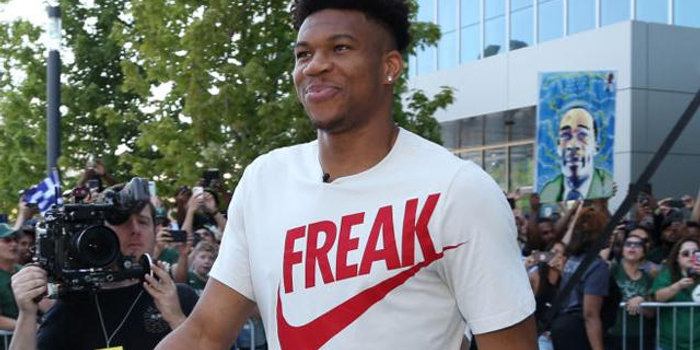 3分9中7，狂轰21分，平替克莱！勇士新水花兄弟上线！还交易我吗