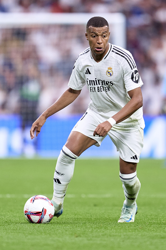 巴塞罗那战胜阿拉维斯 重回榜首