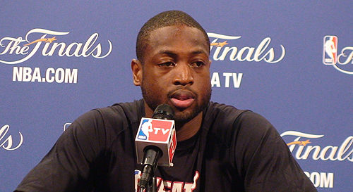 CBA常规赛！北控残阵客场再战广东，廖三宁能否锁死萨姆纳