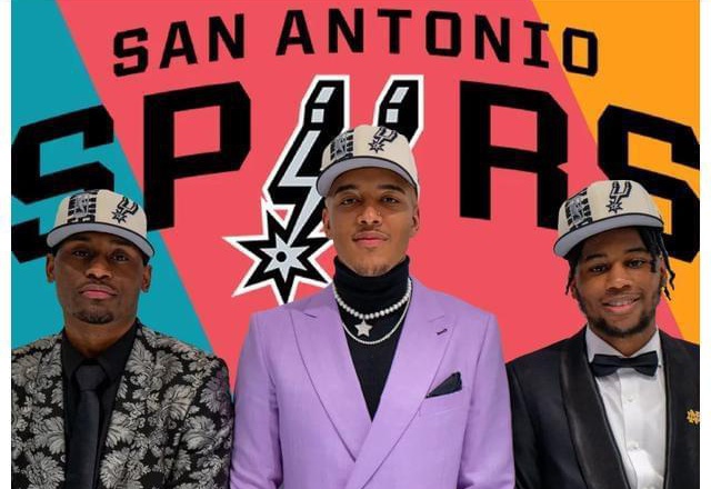 库里因左脚踝扭伤被列入伤病名单，将缺席勇士队与雷霆队的比赛